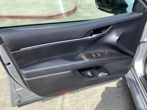 Used 2024 Toyota Camry SE FWD image 15