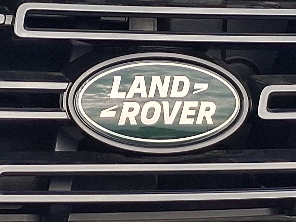 New 2026 Land Rover Range Rover Long Wheelbase SE AWD/4WD image 18