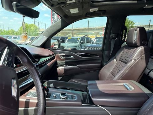 Used 2022 Cadillac Escalade Sport Platinum RWD image 21
