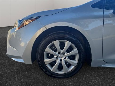 Certified 2025 Toyota Corolla LE image 4