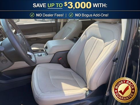 Used 2024 Ford Expedition Limited image 17