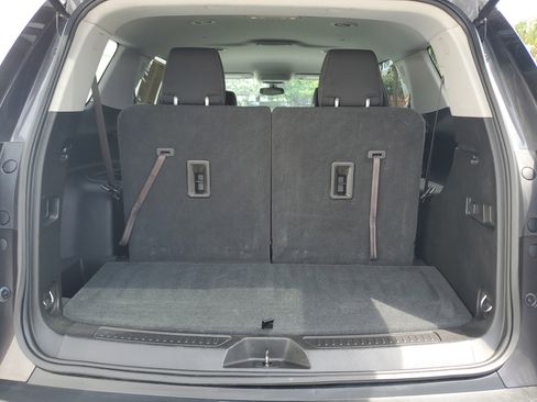 Used 2018 GMC Acadia SLE w/ LPO, Cargo Package FWD image 9