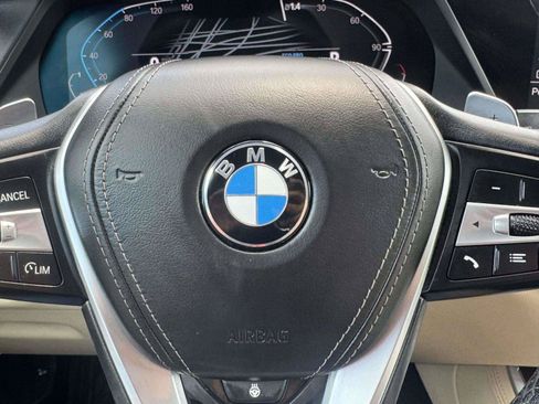 Used 2022 BMW X5 xDrive40i w/ Premium Package AWD/4WD image 34