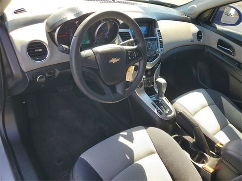 Used 2015 Chevrolet Cruze LS image 17