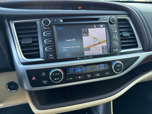 Used 2016 Toyota Highlander Limited image 23