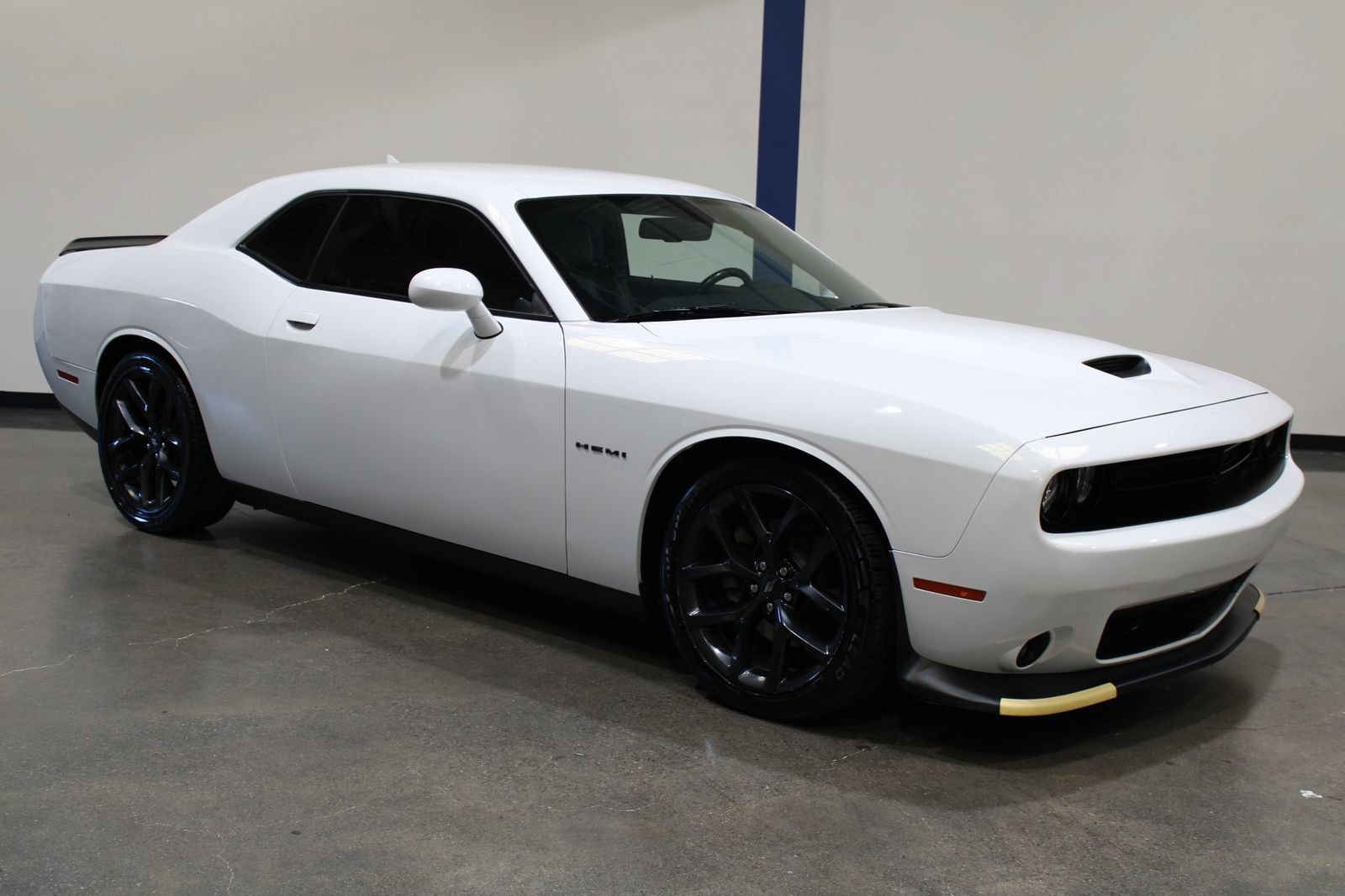 Used 2022 Dodge Challenger R/T w/ Blacktop Package RWD image 2