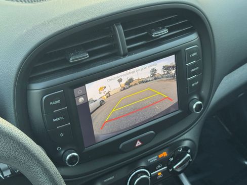 Used 2025 Kia Soul LX w/ LX Technology Package image 22
