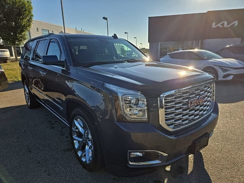 Used 2020 GMC Yukon XL Denali w/ Denali Premium Package AWD/4WD image 1
