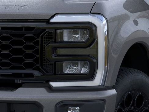 New 2026 Ford F250 Lariat w/ Black Appearance Package image 18