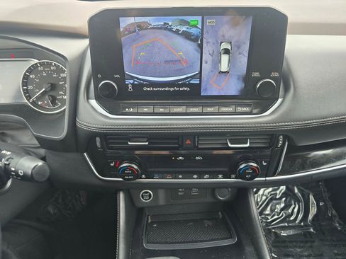 Certified 2022 Nissan Rogue SL w/ SL Premium Package image 7