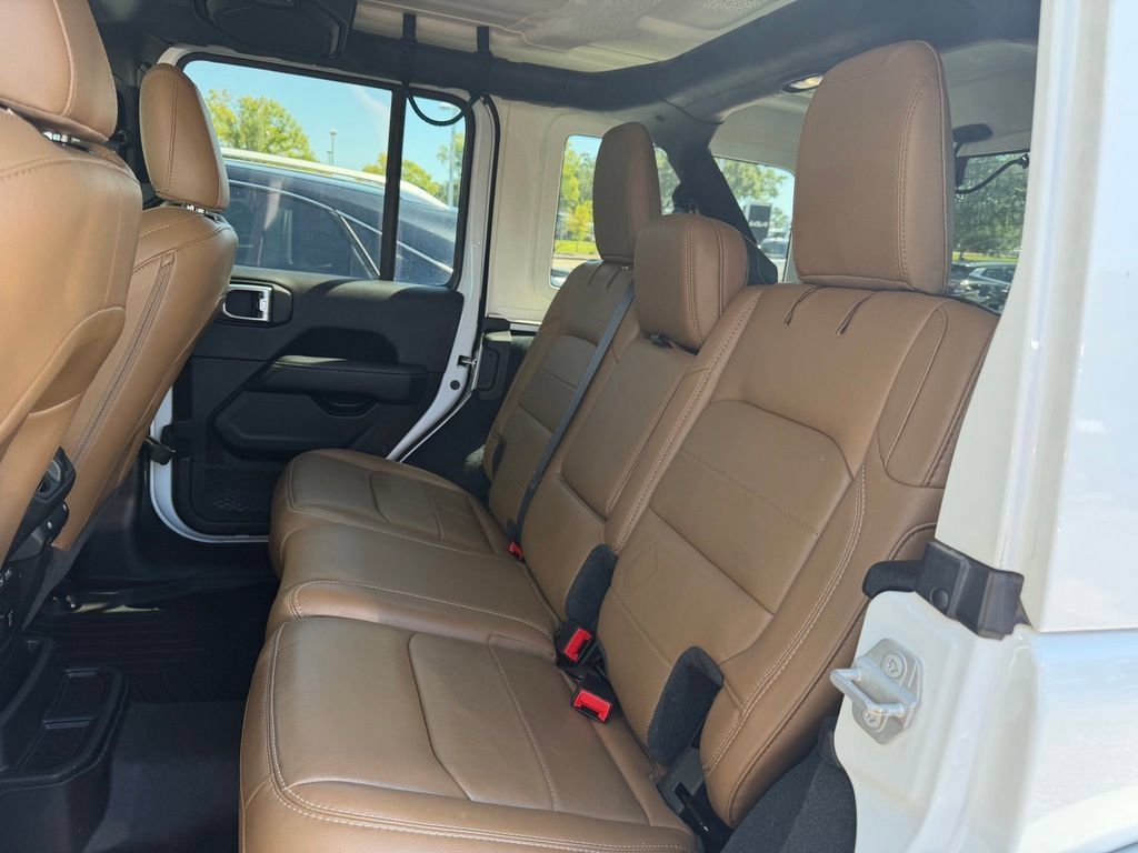 Used 2022 Jeep Wrangler Unlimited Sahara w/ LED Lighting Group AWD/4WD image 12