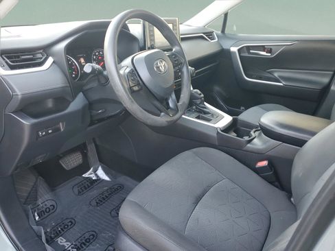 Used 2020 Toyota RAV4 XLE image 17