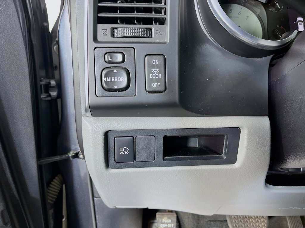 Used 2019 Toyota Sequoia SR5 AWD/4WD image 11