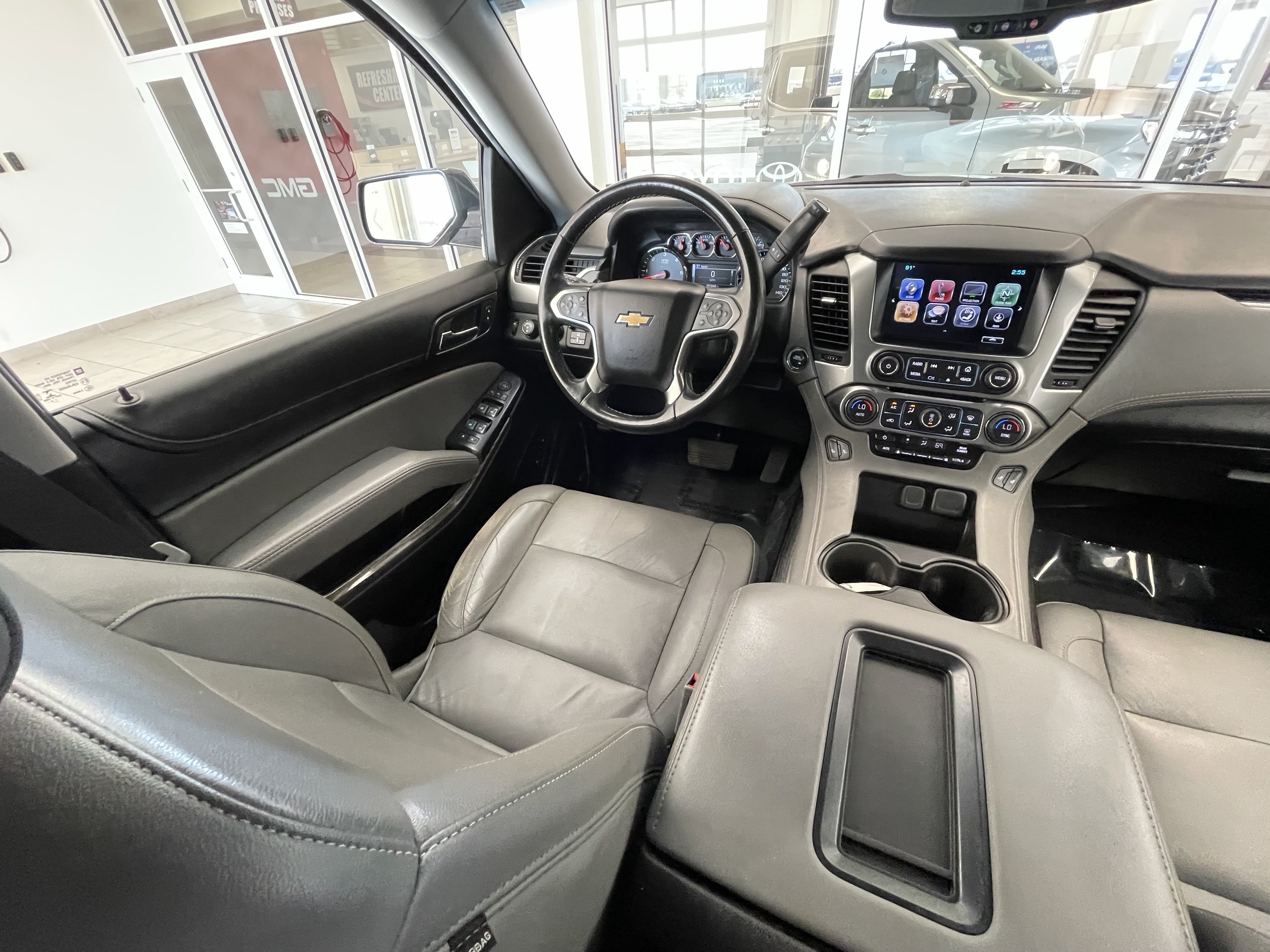 Used 2020 Chevrolet Tahoe LT w/ Luxury Package AWD/4WD image 32