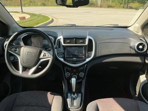 Used 2018 Chevrolet Sonic LT w/ Fun and Sun Package FWD image 15