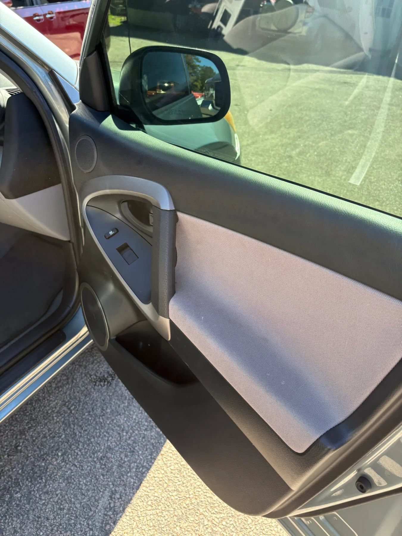 Used 2007 Toyota RAV4 2WD image 42