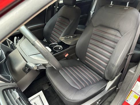 Used 2014 Ford Fusion SE FWD image 19