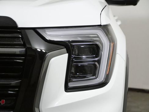 New 2026 GMC Terrain AT4 w/ Convenience Package III image 9