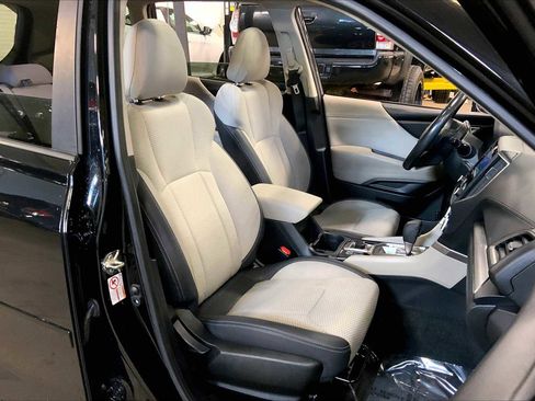 Used 2019 Subaru Forester Premium image 7
