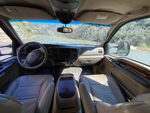 Used 2000 Ford Excursion Limited image 18