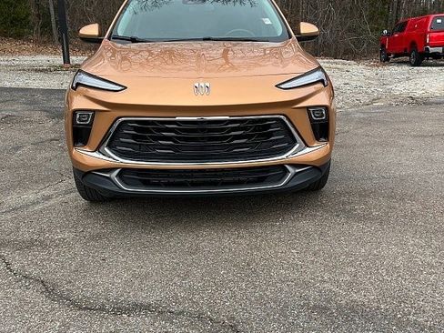 Used 2024 Buick Encore GX Preferred image 2