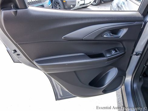 Used 2021 Chevrolet TrailBlazer LT w/ Convenience Package FWD image 18