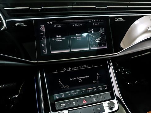 Used 2024 Audi Q7 3.0T Premium Plus image 21