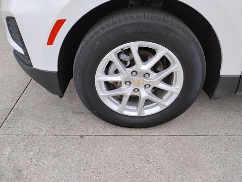 Used 2023 Chevrolet Equinox LS w/ LS Convenience Package image 23