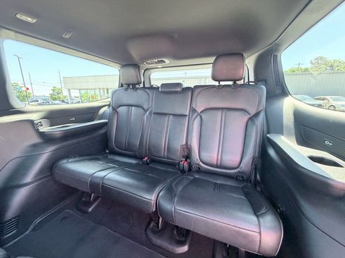 Used 2024 Jeep Wagoneer Series II w/ Flexible Seating Group RWD image 23
