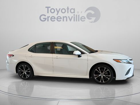Used 2019 Toyota Camry SE FWD image 7