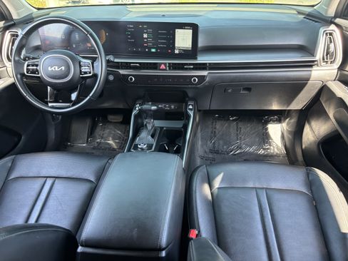 Certified 2024 Kia Sorento S FWD image 13