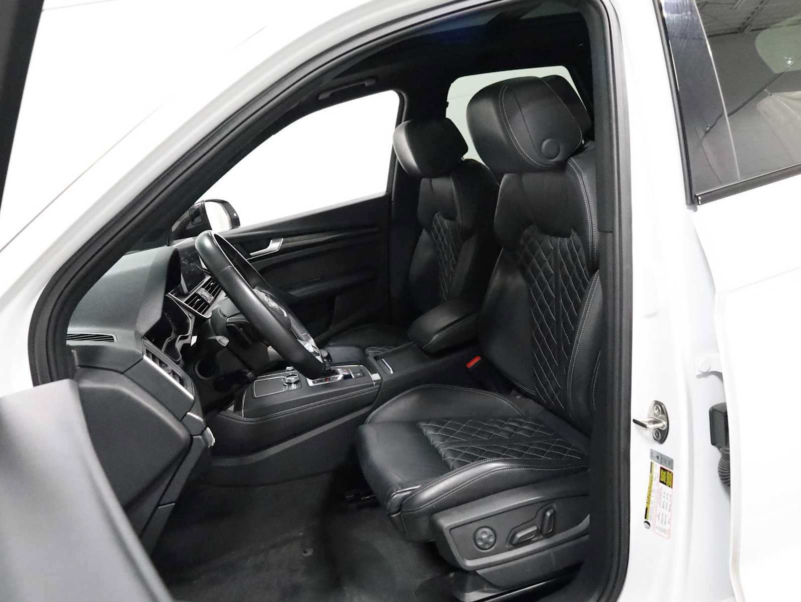 Used 2020 Audi SQ5 Premium Plus w/ Premium Plus Package AWD/4WD image 5