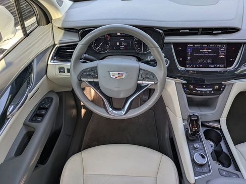 Used 2024 Cadillac XT6 Premium Luxury FWD image 23