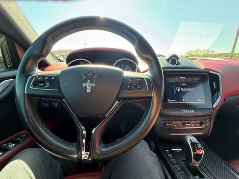 Used 2018 Maserati Ghibli GranLusso RWD image 22