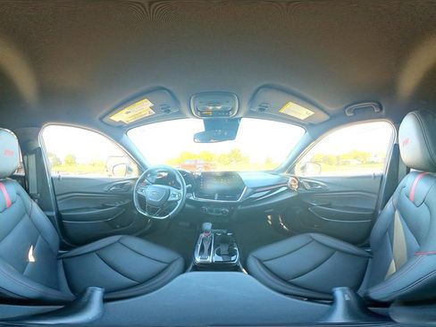 Used 2025 Chevrolet Trax RS w/ Driver Confidence Package image 35