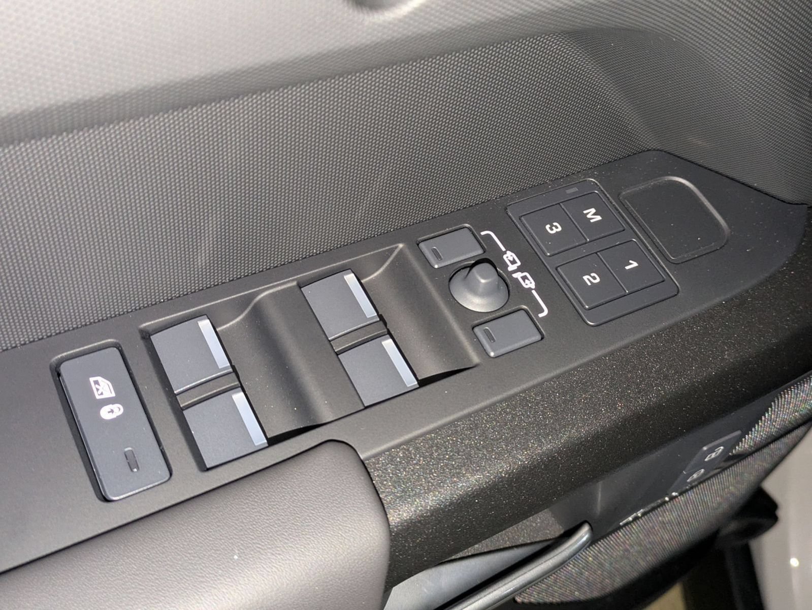 New 2026 Land Rover Defender 110 X AWD/4WD image 12