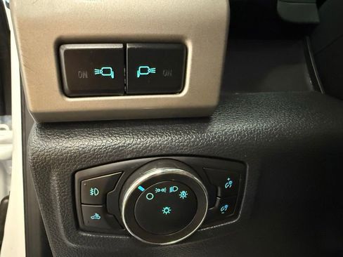 Used 2022 Ford F250 Lariat w/ Black Appearance Pkg image 21