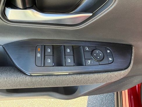 New 2025 Nissan Kicks SV image 11