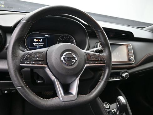 Used 2020 Nissan Kicks SR w/ SR Premium Package FWD image 14