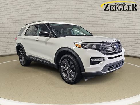 Used 2024 Ford Explorer XLT w/ Equipment Group 202A AWD/4WD image 3