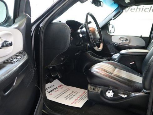 Used 2003 Ford F150 Harley-Davidson image 9