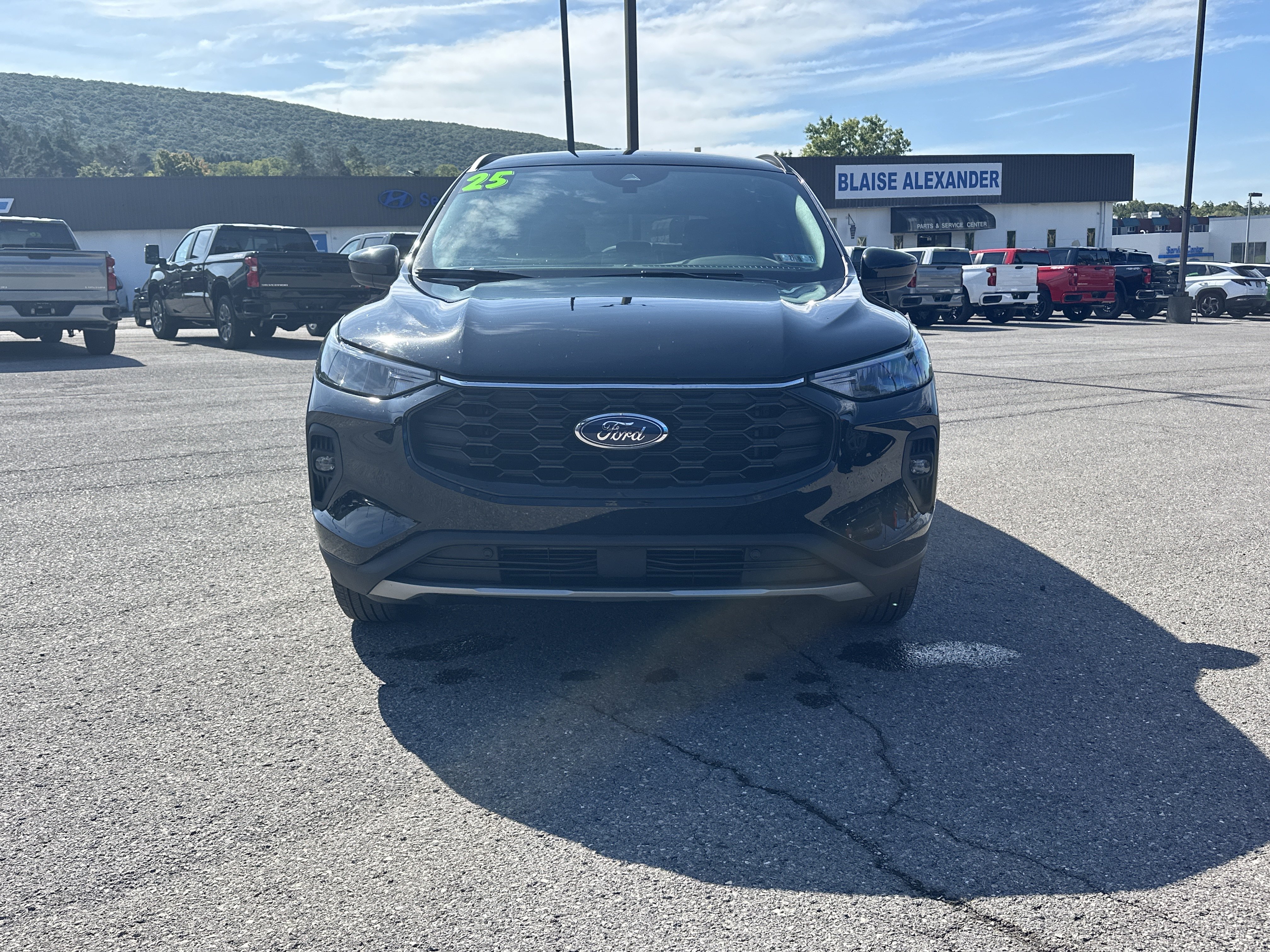 Used 2025 Ford Escape ST-Line Select AWD/4WD image 9