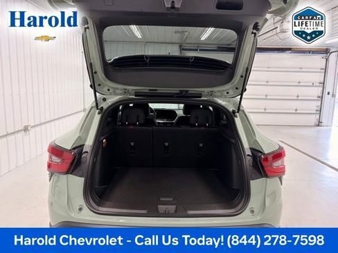 Used 2024 Chevrolet Trax RS w/ Driver Confidence Package FWD image 5