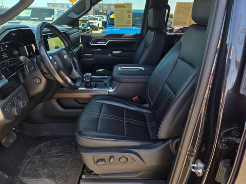 Used 2022 Chevrolet Silverado 1500 High Country w/ High Country Premium Package AWD/4WD image 19