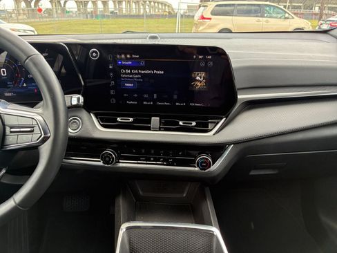 Used 2025 Chevrolet Equinox LT AWD/4WD image 14