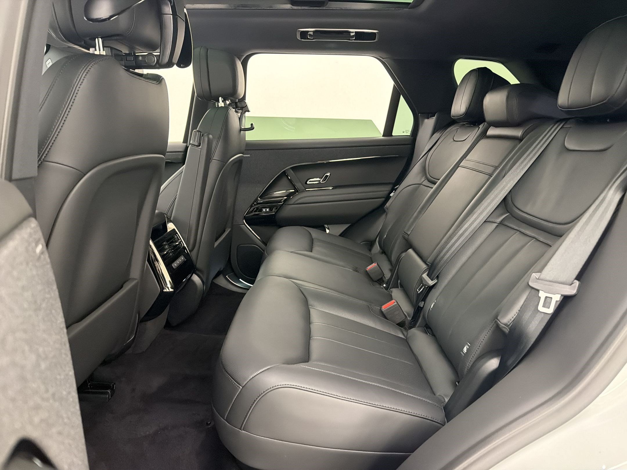New 2026 Land Rover Range Rover Sport SE AWD/4WD image 27
