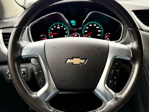 Used 2017 Chevrolet Traverse LT image 12