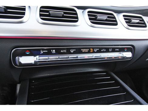 Used 2025 Mercedes-Benz GLS 450 4MATIC image 24