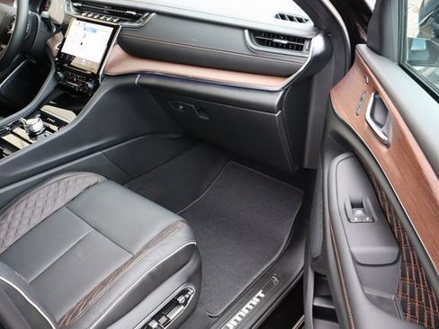 New 2025 Jeep Grand Cherokee Summit w/ Obsidian Package image 47