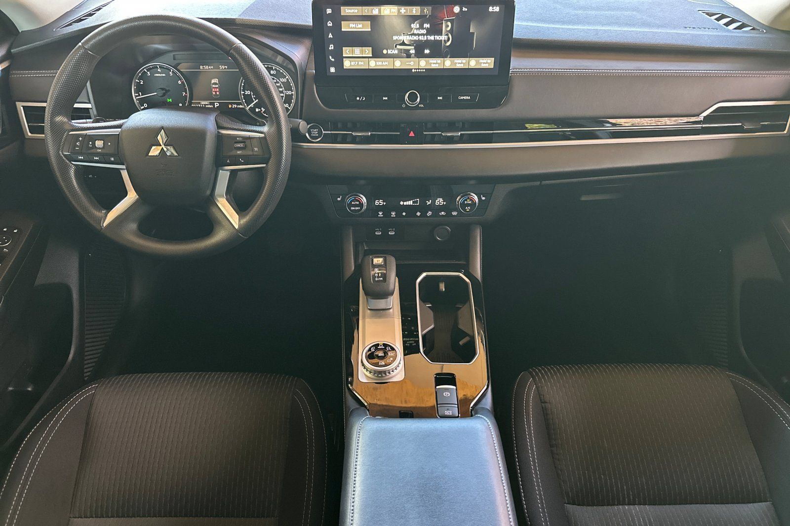 Used 2025 Mitsubishi Outlander ES AWD/4WD image 13